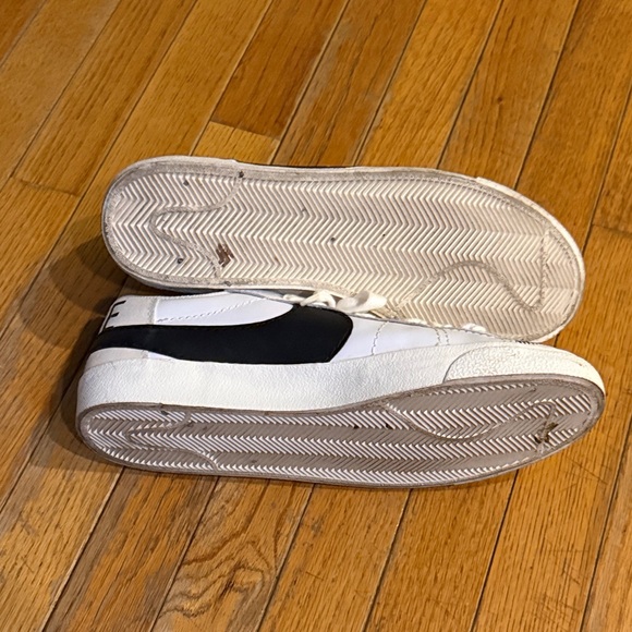 Nike White Sneakers - Picture 9 of 10